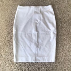 NWT Tahari cream fitted body con skirt sz Small